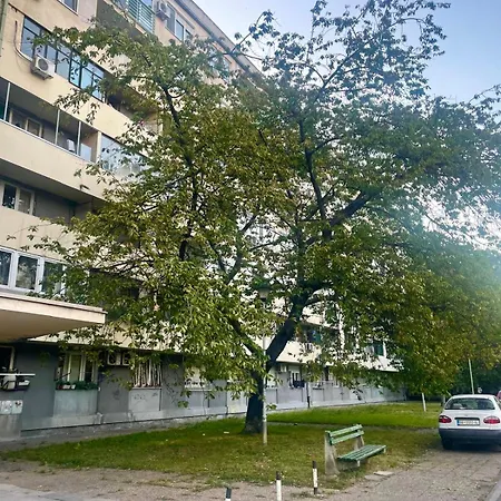 Fontana Cozy Near Danube River Apartment