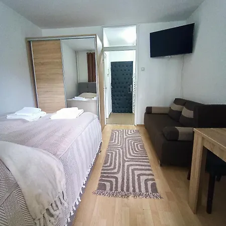 Fontana Cozy Near Danube River Apartment Belgrade